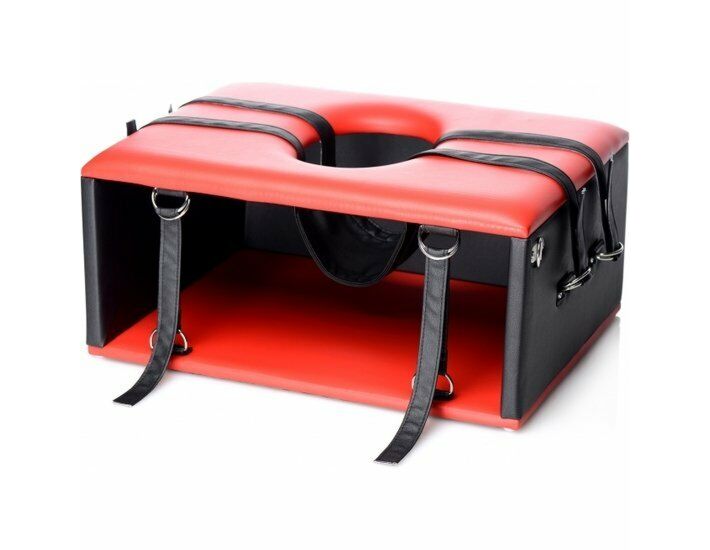Chaise Queening - noir et rouge