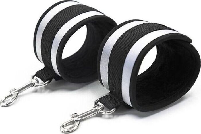 Menottes Grises Fétiches Poupées Menottes Grises Fétiches Poupées