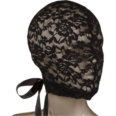 Masque en dentelle scandale