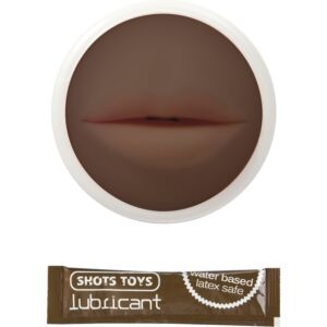 Homme de race noire en forme de masturbateur bouche