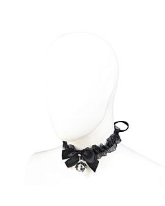 Collier en dentelle fétichiste