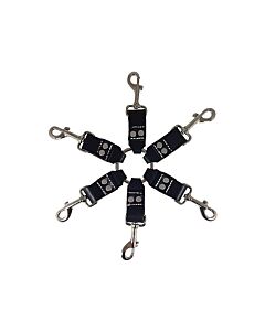 Bague avec des attelages de la peau