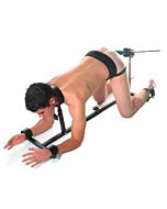 Metalhard prison pénétration de bdsm avec l'accessoire