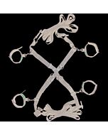 Manchettes au lit avec des menottes