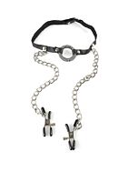 Fétiche gag fantastique avec pinces à seins