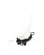 Collier en dentelle fétichiste