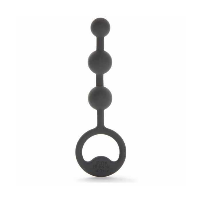 Cinquante nuances de perles anales en silicone gris