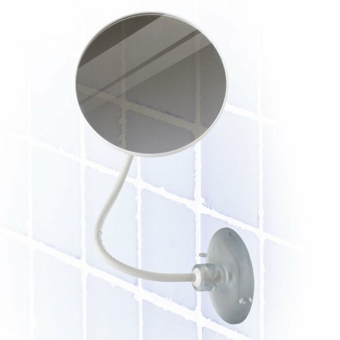 Sexe dans le miroir de douche